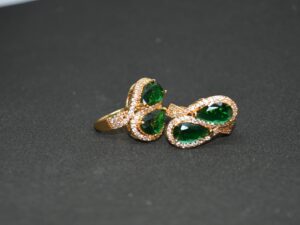 Golden Emerald Tear Drop Ring